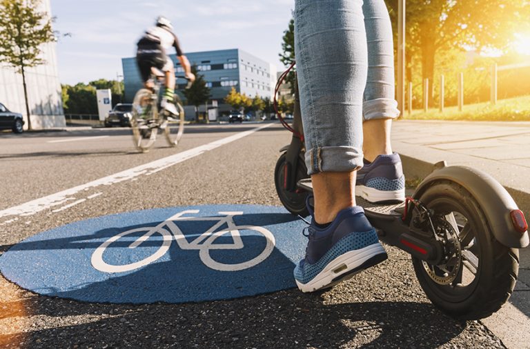 Patinete elektriko eta bizikletetarako aseguru berria